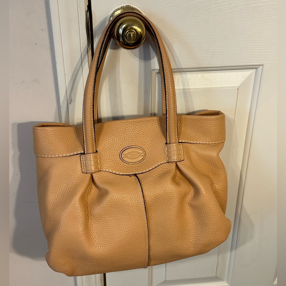 NEW Tod’s Mok Sacca Zip Media